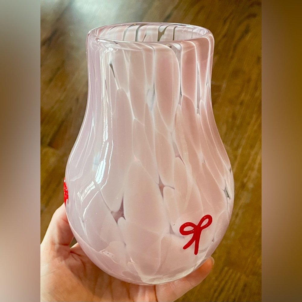 ANTHROPOLOGIE PINK VASE RED BOW ICON